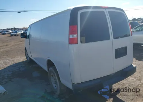 2003 Chevrolet Express z USA, uszkodzony, nr VIN 1GCHG39U731210907